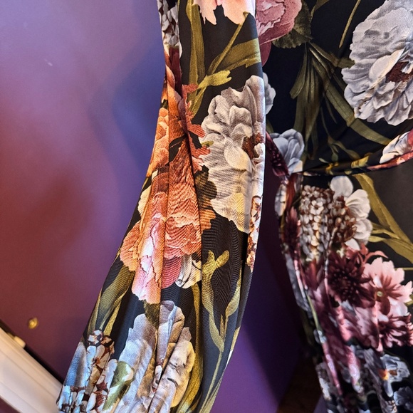 Dramatic Janette Floral Fall Maxi Gown Size Medium - Picture 5 of 7